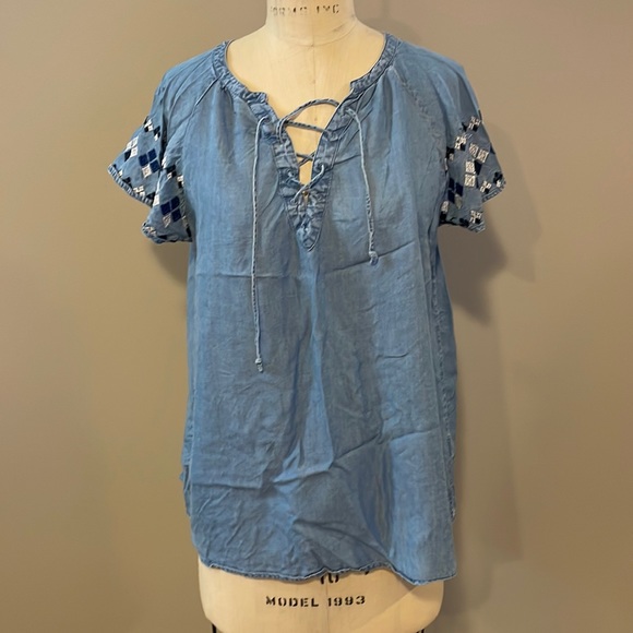 Old Navy Tops - Old Navy short sleeve lace up denim shirt